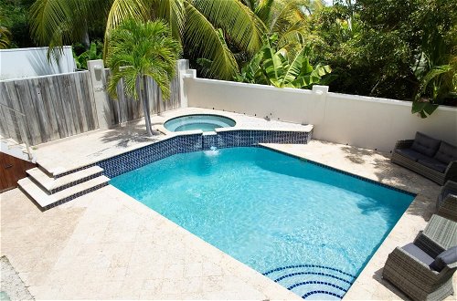 Foto 4 - Newly Remodeled Townhouse w Private Pool Sc40