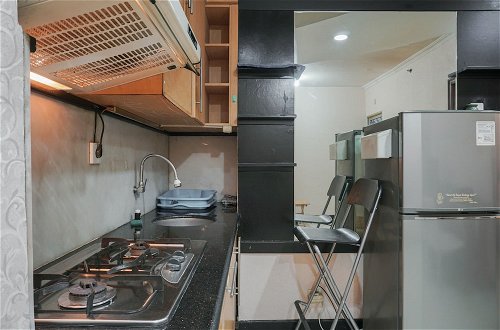 Foto 9 - Comfort 2Br At Mediterania Gajah Mada Apartment