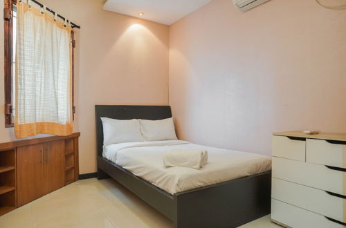 Photo 2 - Comfort 2Br At Mediterania Gajah Mada Apartment