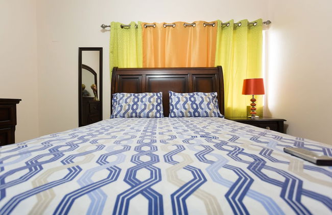 The Embassy Luxury Apt Crystal Towers II - Photo 2
