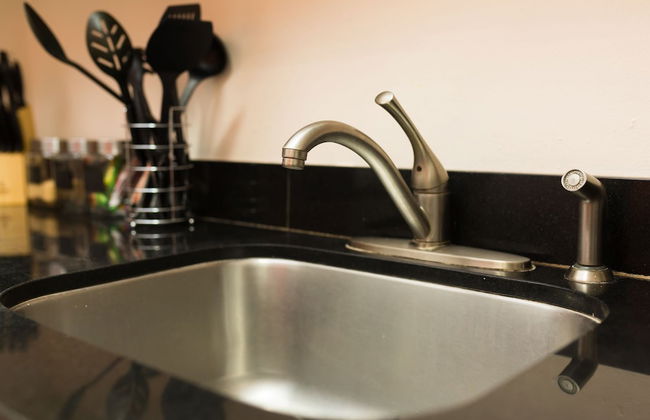 The Embassy Luxury Apt Crystal Towers II - Photo 11