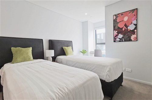 Foto 3 - Brand New Lux 2 Bedroom Apartment