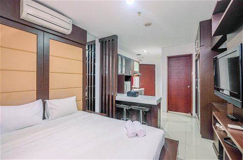 Photo 3 - Best Deal Studio Apartment At Mangga Dua Residence