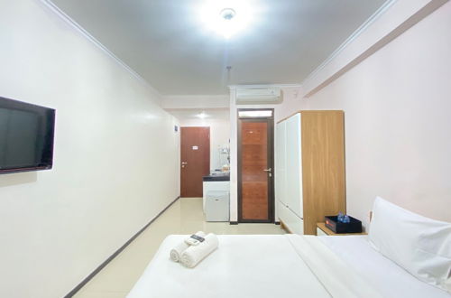 Photo 11 - Cozy And Spacious Studio Room At Gateway Pasteur Apartment