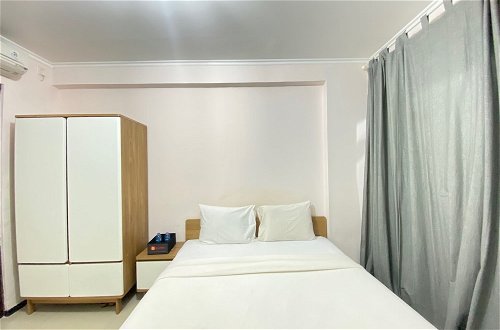 Photo 4 - Cozy And Spacious Studio Room At Gateway Pasteur Apartment
