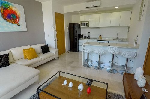Photo 15 - Lovely 1 Br Apartment, 3 Blocks To Mamita's, Roof Pool Views, Bbq