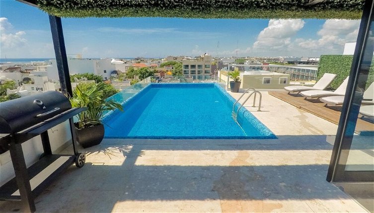 Photo 1 - Lovely 1 Br Apartment, 3 Blocks To Mamita's, Roof Pool Views, Bbq