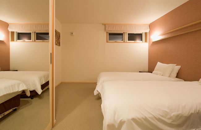 Holiday Niseko Shinsetsu Apartments - Photo 13