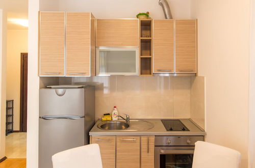 Photo 5 - Burcak Apartment