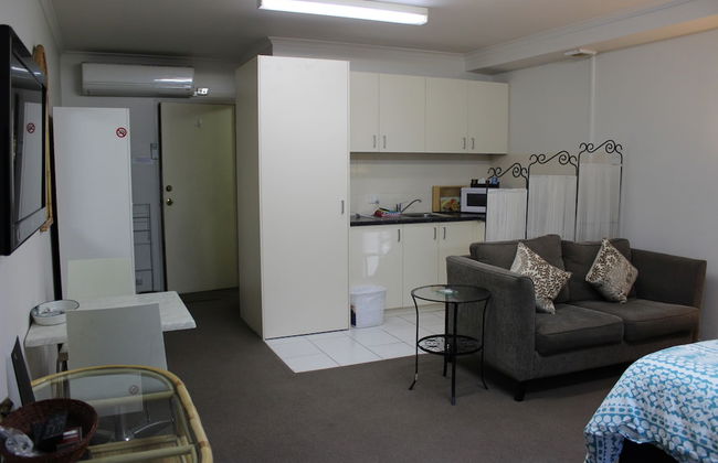 Box Hill Studios at Canterbury Gardens - Photo 4