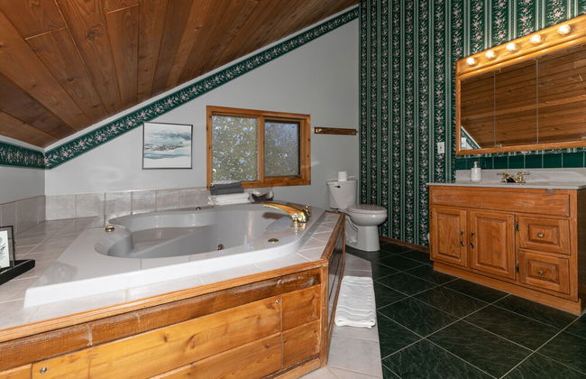 Dream 4-Br 4-Ba Chalet | Private Hot Tub | 2 min to Jasper National Park Gates - Foto 24