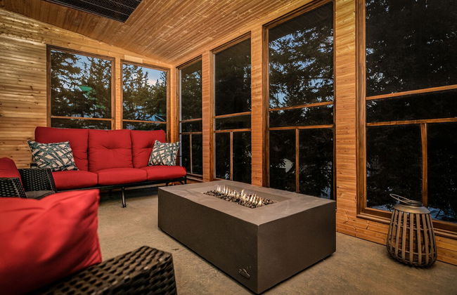 Dream 4-Br 4-Ba Chalet | Private Hot Tub | 2 min to Jasper National Park Gates - Foto 20