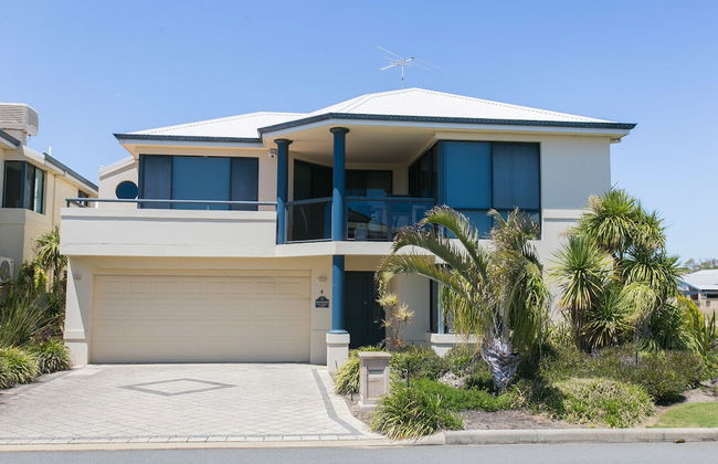 Seahaven Villas by Rockingham Apartments - Photo 2