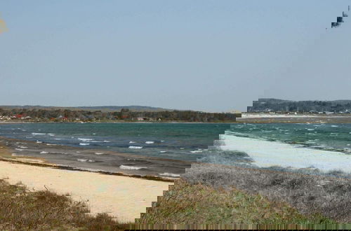 Foto 19 - Modern Beachfront Retreat - By Traum Ferienwohnungen