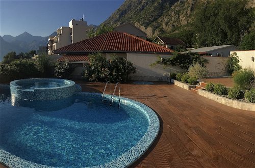 Photo 16 - 2 Beds, Fjord Panorama and Pool in Dobrota