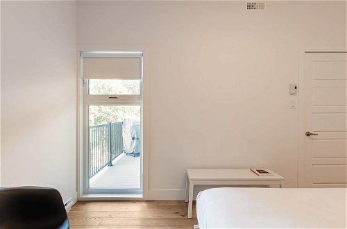Photo 3 - Exquisite Modern Condo in Little Italy