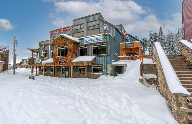 Raven's Nest - Luxury Pet Friendly Condo w/ Private Hot Tub & Mountain Views - Foto 40