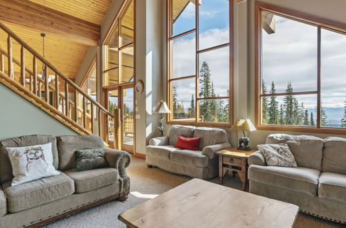 Photo 13 - Coyote Creek - Large Ski In/Ski Out Chalet with Amazing Views & Private Hot Tub