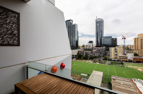 Photo 15 - Sky 1 BDR South Yarra Apartment