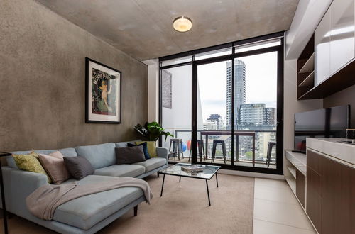 Photo 7 - Sky 1 BDR South Yarra Apartment