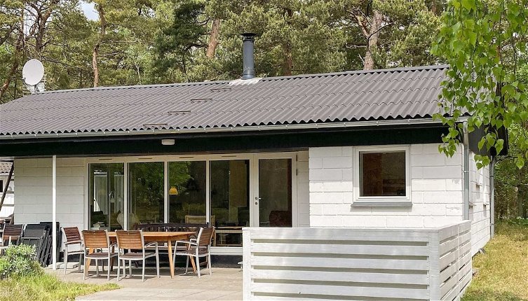 Foto 1 - Cozy Holiday Home in Nexø near Forest