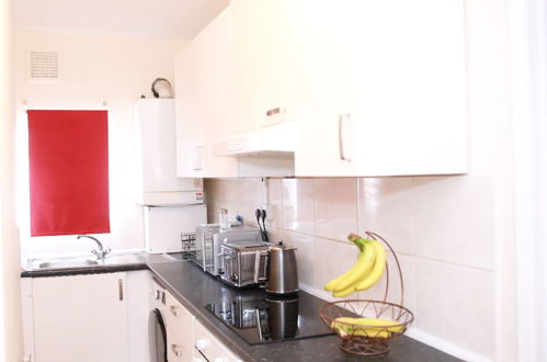 Photo 10 - Canning Town Cozy one Bedroom Apartment