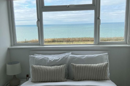 Photo 2 - Sea Facing 2BD Terraced Home - Peacehaven