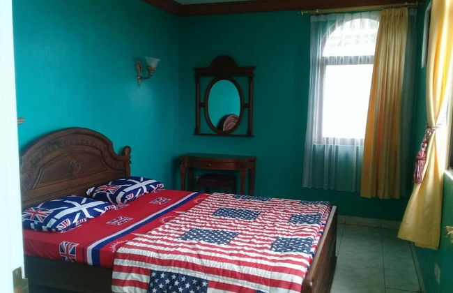 Villa Kota Bunga Vinca - Foto 2