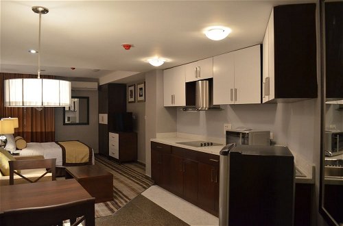Foto 10 - Lakewood Luxury Apartment