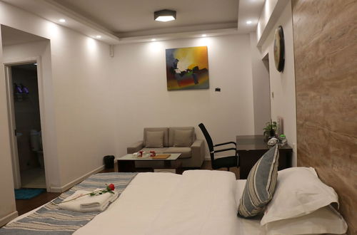 Photo 2 - Yilai Service Apartment