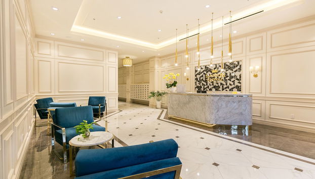 Coin salon dans le hall
