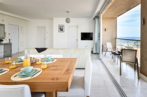 Photo 11 - Modern Gem with Stunning Balcony by Sea N Rent