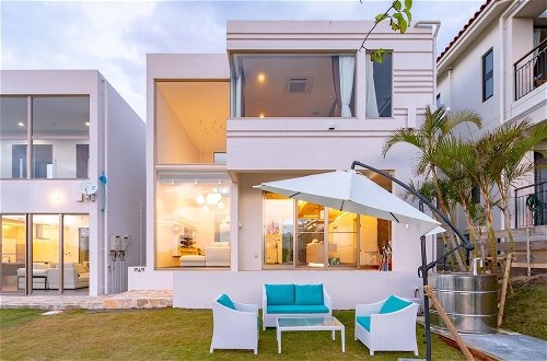 Foto 56 - Luxury Hillside Villa with Sea Views