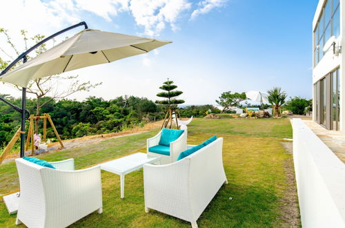 Foto 49 - Luxury Hillside Villa with Sea Views
