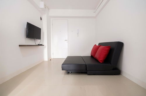 Foto 13 - Simple & Cozy 1BR @ Bassura Apartment Near to Bassura City Mall