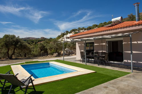 Foto 19 - 3-bed Villa in Palaioloutra With Private Pool