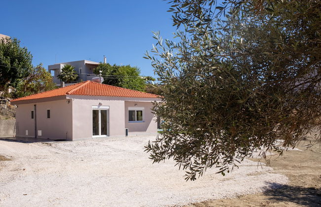 3-bed Villa in Palaioloutra With Private Pool - Photo 22