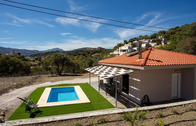 3-bed Villa in Palaioloutra With Private Pool - Photo 18