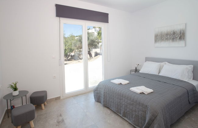 3-bed Villa in Palaioloutra With Private Pool - Photo 6