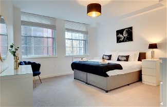 Photo 1 - Charltons Bonds Apartments 3 - By Week2Week