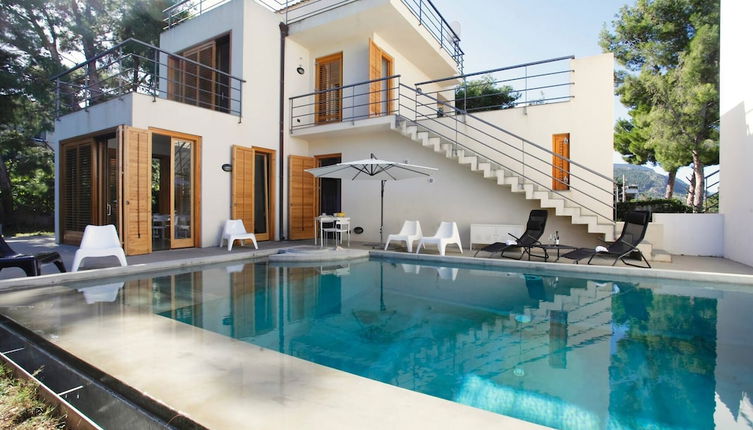 Foto 1 - Whole Modern Villa With Pool And Near The Sea