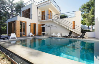 Foto 1 - Whole Modern Villa With Pool And Near The Sea