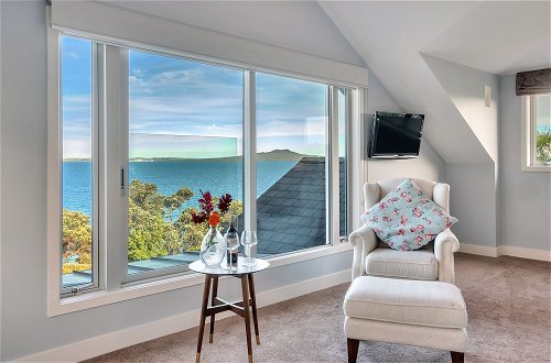 Foto 14 - Elegant Sea-View Villa on the Northshore