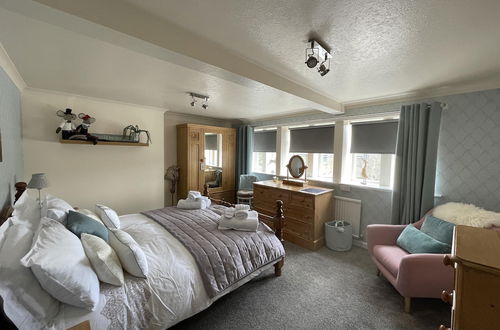 Photo 8 - Stunning Two Bedroom Cottage in Honley