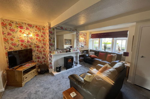 Photo 21 - Stunning Two Bedroom Cottage in Honley