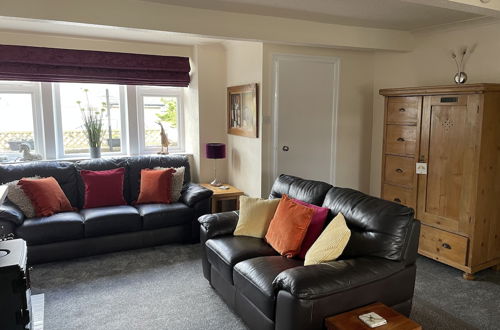 Photo 22 - Stunning Two Bedroom Cottage in Honley