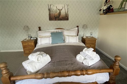 Photo 6 - Stunning Two Bedroom Cottage in Honley