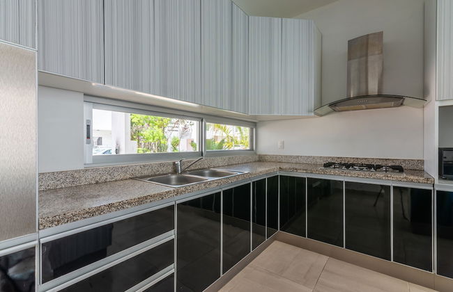 House in Cancun Near to the Airport, in a Family Neighborhood - Photo 10