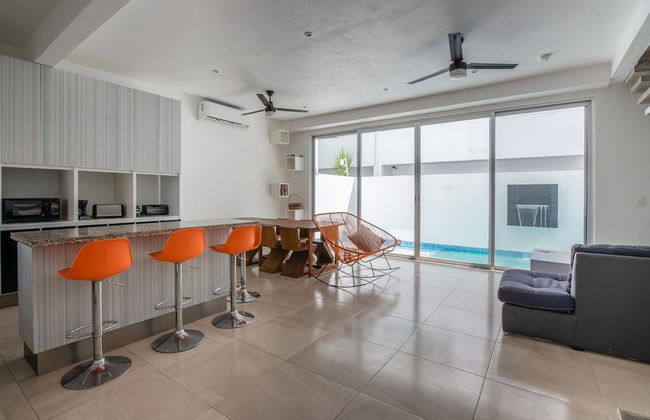 House in Cancun Near to the Airport, in a Family Neighborhood - Photo 1