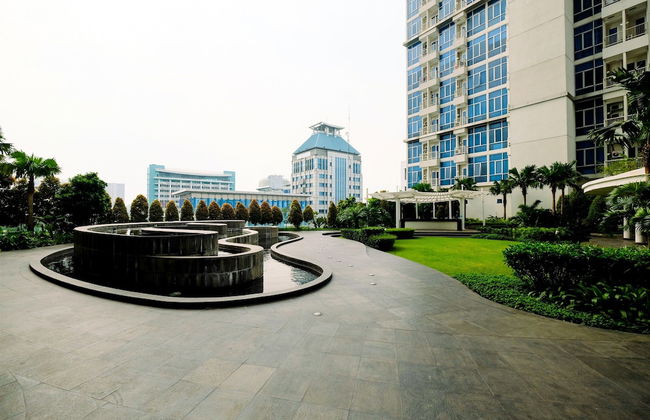 Best Emerald Studio Room Apartment at Capitol Park Residence - Foto 25
